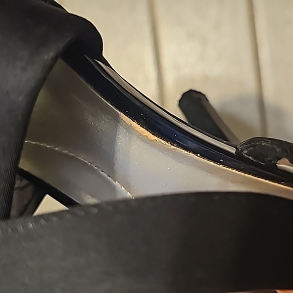 Strappy short black heels - Picture 6 of 7